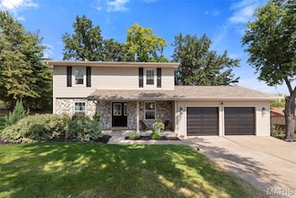 1 Saverne Dr, Lake Saint Louis, MO 63367