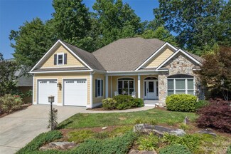 117 Dawn Mist Ct, Hendersonville, NC 28791