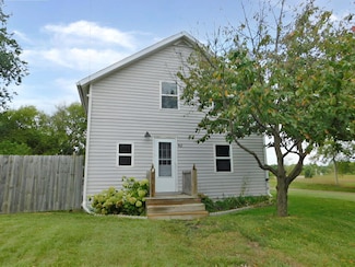 402 Beck St, Jonesville, MI 49250