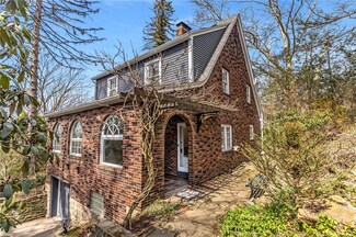 305 Woodside Rd, Pittsburgh, PA 15221