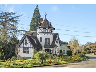 3880 NE Wistaria Dr, Portland, OR 97212