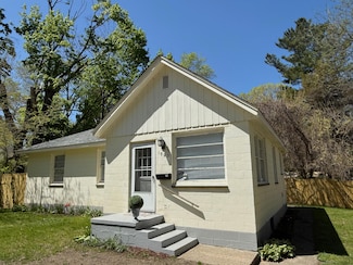 1593 Henry St, Muskegon, MI 49441