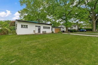 1584 Farmview Ave, Saint Louis, MO 63138