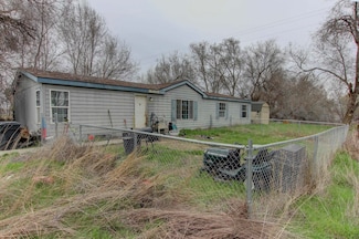 609 E Sunset Dr, Burbank, WA 99323