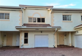 576 7th Square Unit 202, Vero Beach, FL 32962