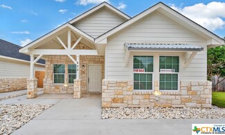422 Alamo Dr, McGregor, TX 76657