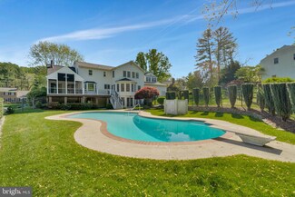 1114 Trotting Horse Ln, Great Falls, VA 22066