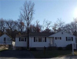 10 Glenwood Ave, Woburn, MA 01801