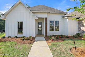 882 Long Leaf Cir, Brandon, MS 39042