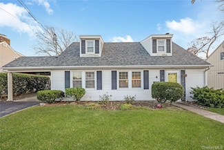 4 Florida Ave, Copiague, NY 11726