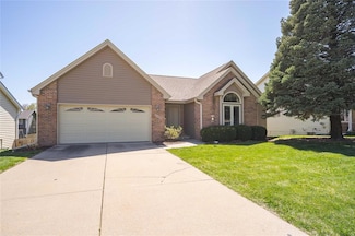 5408 Cody Dr, West Des Moines, IA 50266