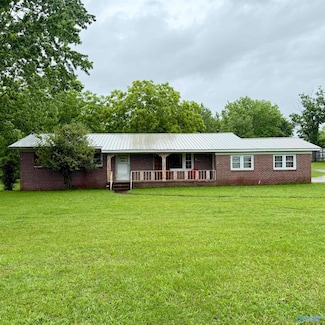 168 Willingham St, Rainsville, AL 35986