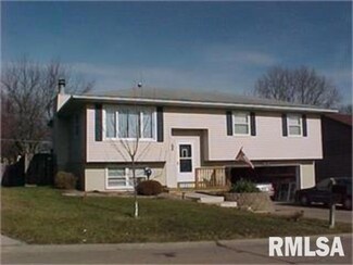 1421 Kaylann Dr, Le Claire, IA 52753