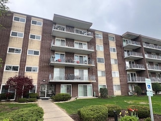 2900 Maple Ave Unit 5A, Downers Grove, IL 60515