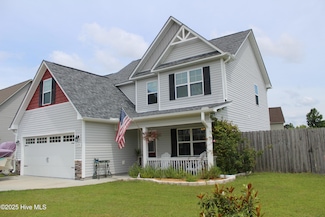 215 Breakwater Dr, Sneads Ferry, NC 28460