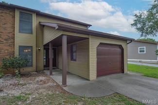 2139 Muren Blvd, Belleville, IL 62221