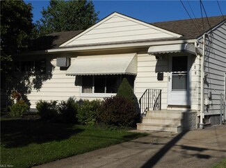 6083 Greene Dr, Brookpark, OH 44142