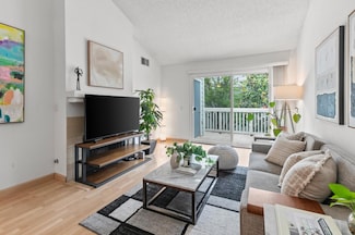 37000 Meadowbrook Common Unit 202, Fremont, CA 94536