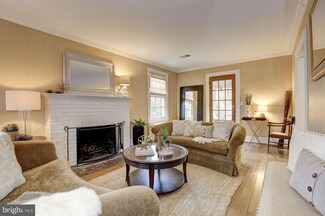 5615 Greentree Rd, Bethesda, MD 20817