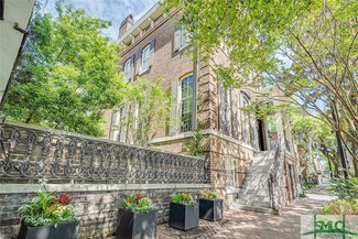 233 Abercorn St, Savannah, GA 31401