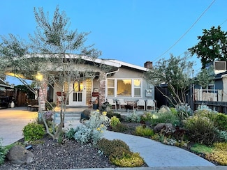 1105 W G St, Oakdale, CA 95361