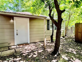 904 Denton St, Denton, TX 76201