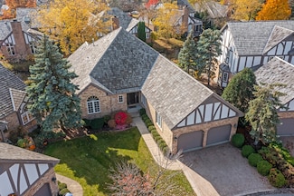 61 Berkshire Ct, Burr Ridge, IL 60527