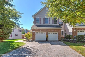 11 Smock Ct, Manalapan, NJ 07726