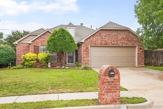 5303 Barr Dr, Sand Springs, OK 74063