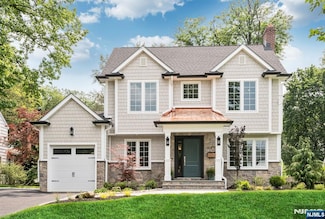 642 Sherwood Rd, Ho Ho Kus, NJ 07423