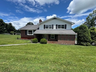 215 E Broadway St, Athens, WV 24712