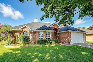 413 Jeffdale Dr, Burleson, TX 76028