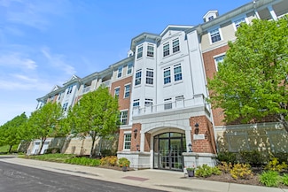 2750 Commons Dr Unit 401, Glenview, IL 60026