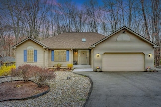 3115 Sparrow Ct, East Stroudsburg, PA 18302