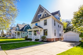 814 Richards Ave, Watertown, WI 53094