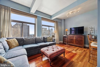 1500 Chestnut St Unit 18A, Philadelphia, PA 19102