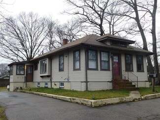 94 Hollis St, Brockton, MA 02302