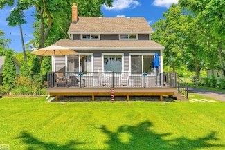 8600 River Rd, Cottrellville, MI 48039