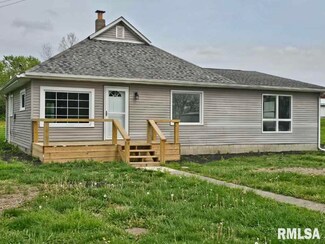 105 N Epperson Dr, McLeansboro, IL 62859