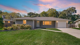 7130 Delaware St, Merrillville, IN 46410