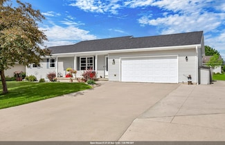 2110 High Meadows Ln, Neenah, WI 54956