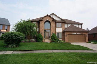 49954 Willowood Dr, Macomb, MI 48044