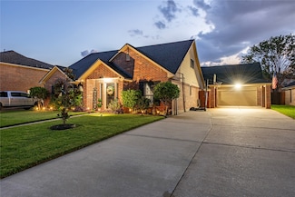 507 Clear Creek Meadows Dr, League City, TX 77573