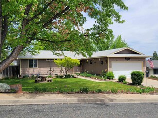 714 Lewis St, Yreka, CA 96097