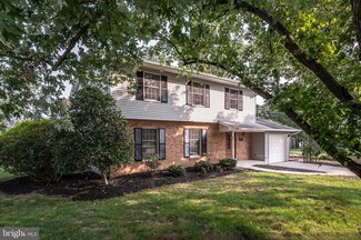 6426 Kings Landing Rd, Alexandria, VA 22310