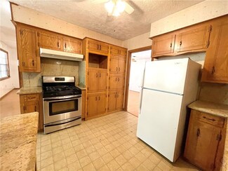 2501 Carter Creek Pkwy, Bryan, TX 77802