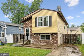 552 Elizabeth Ln, Glen Burnie, MD 21061