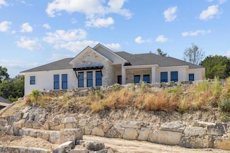 1827 Foothills Dr, Kerrville, TX 78028