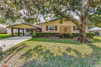 203 Firethorn Rd, Gulf Breeze, FL 32561
