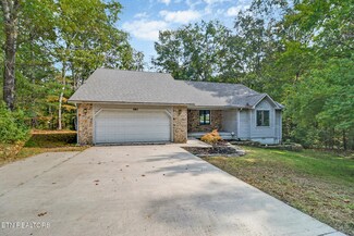 151 Saint George Dr, Crossville, TN 38558